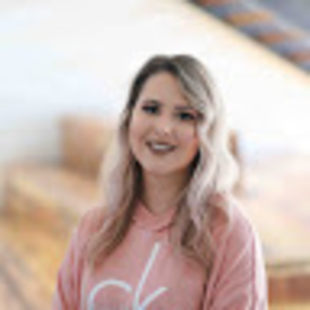 Meet your Posher, Eva